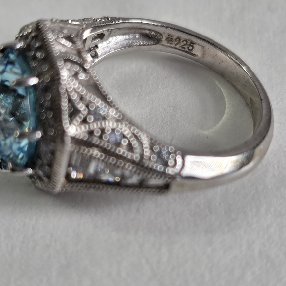 Sterling Silver 925 Stunning Blue and Silver Ring with Intricate Design - Picture 5 of 9